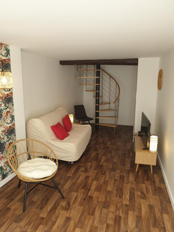 Un Petit Coin De Cathedrale Apartment Beauvais Bagian luar foto